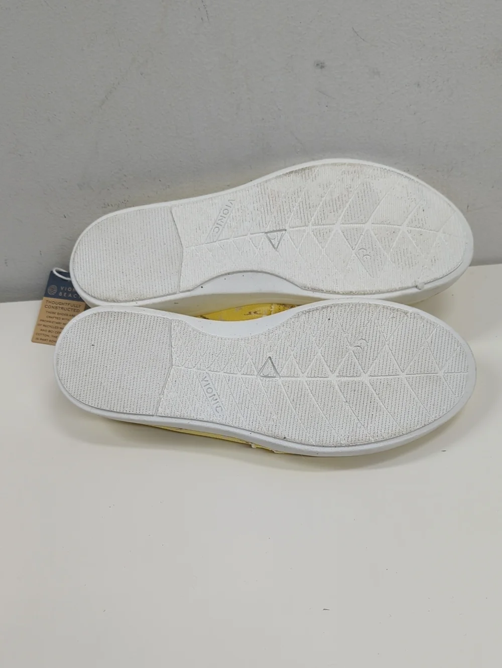 New Vionic Beach Malibu Slip-On Canvas Sneakers Women's Size 5